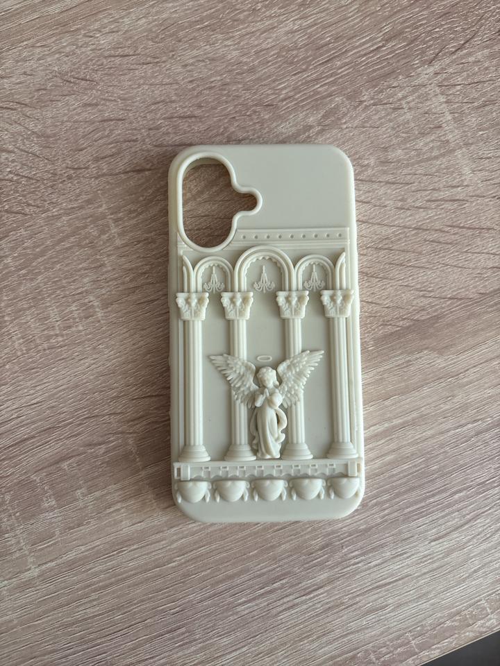 Чехол на Iphone 16
