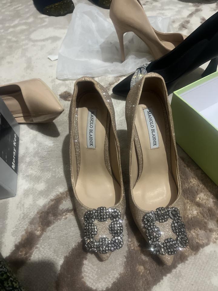 Туфли Manolo Blahnik с декоративной пряжкой