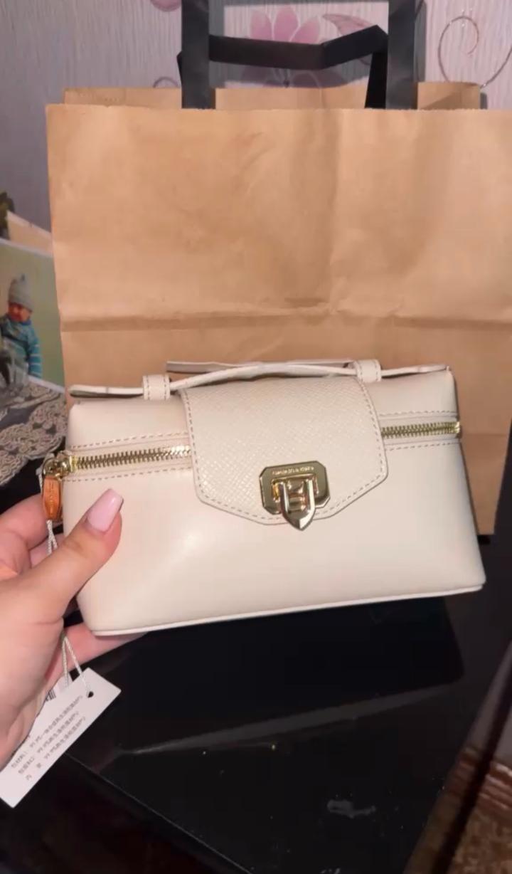 Сумка Charles & Keith