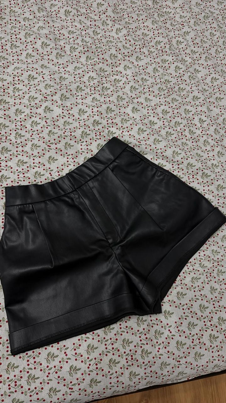 Шорты Zara из экокожи