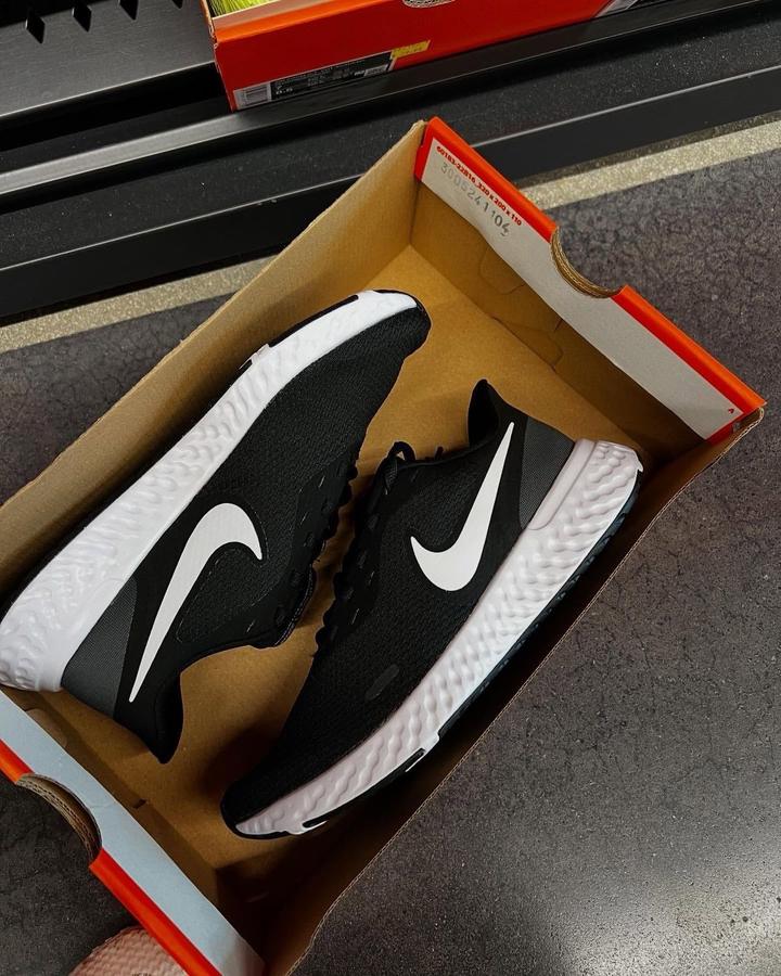 Кроссовки Nike