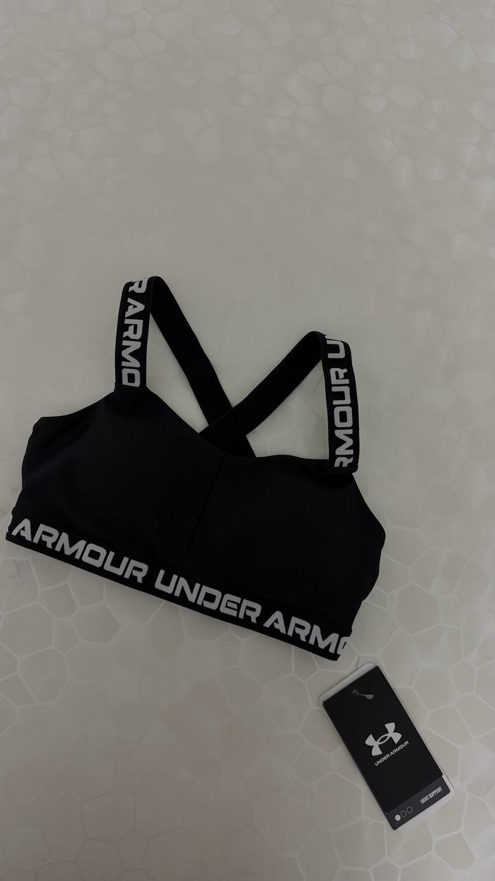 Спортивный топ Under Armour