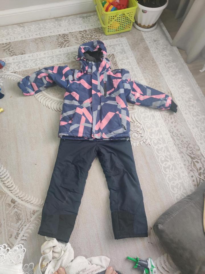 куртка лыжная на 8-9 лет