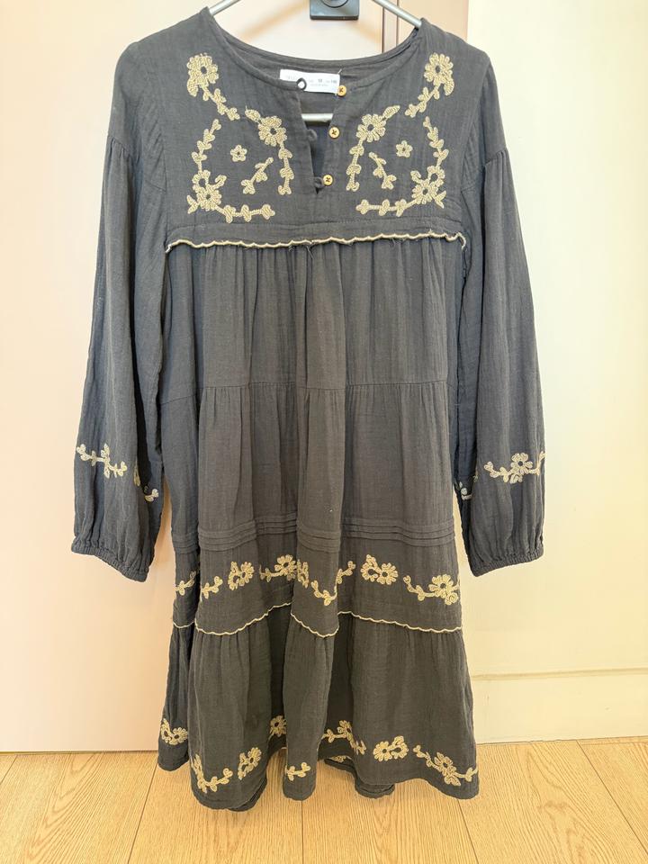 Платье Zara с вышивкой для девочки