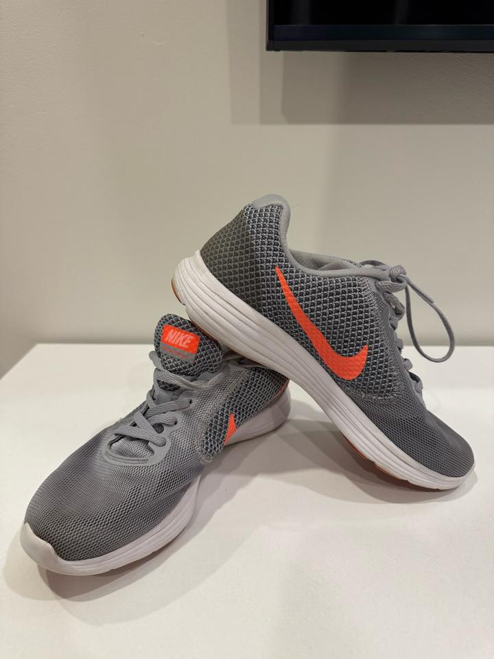 Кроссовки Nike