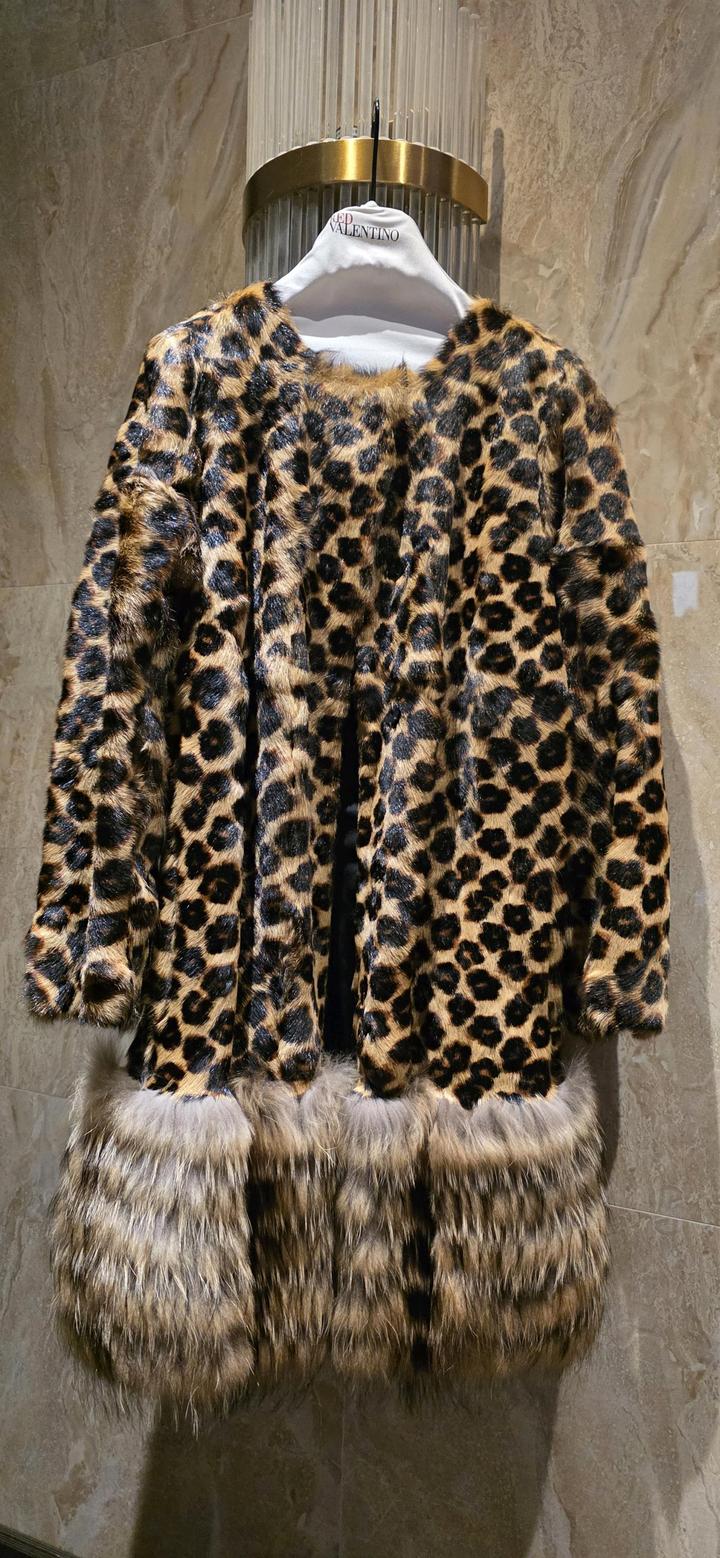 VALENTINO Шуба