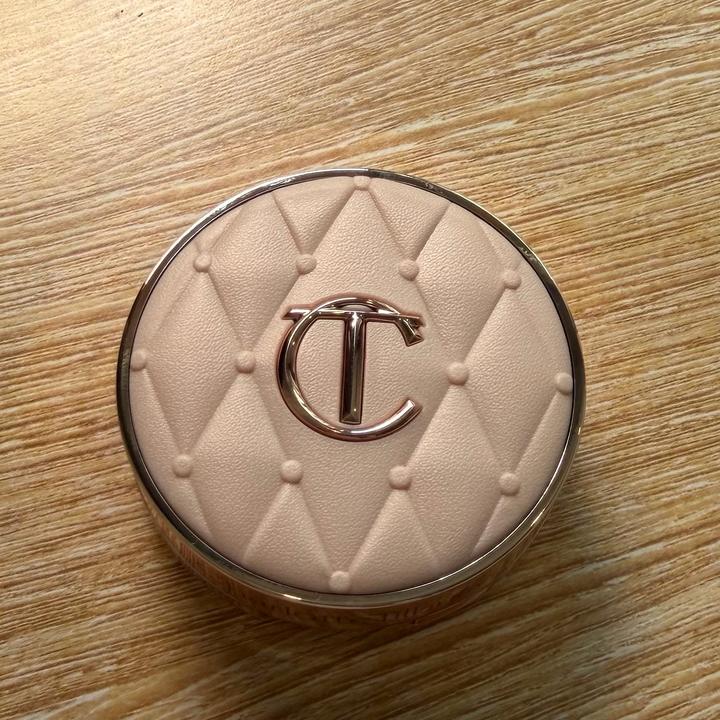 Кушон Charlotte Tilbury