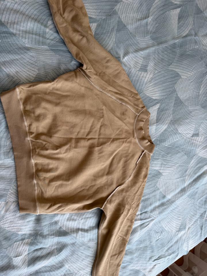Бежевый свитшот H&M