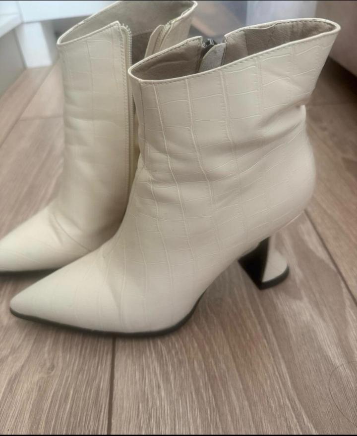 Stuart Weitzman