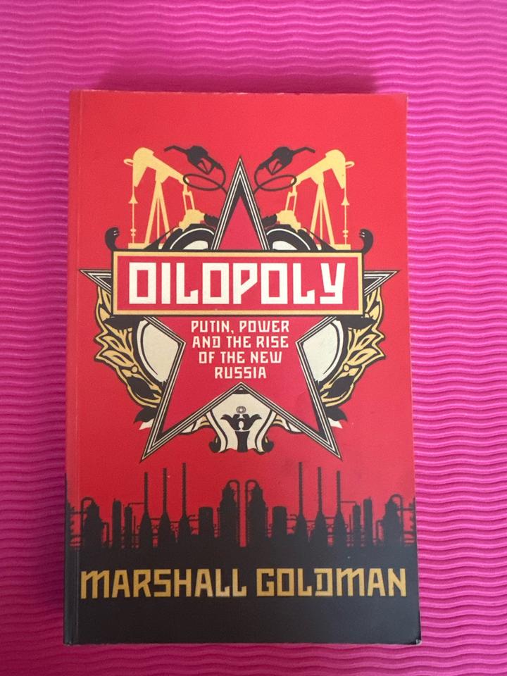 Книга на английском языке: Oilopoly: Putin, Power and the Rise of the New Russia