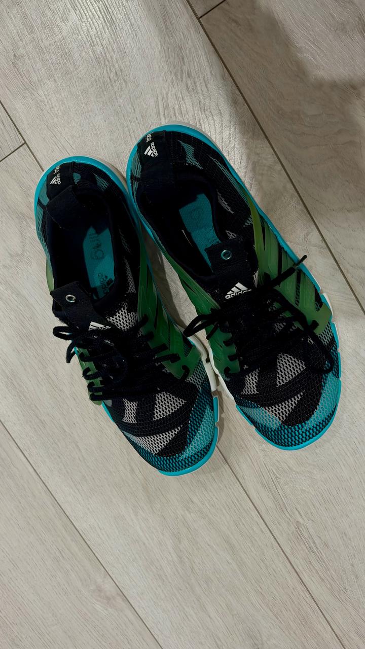 кроссовки Adidas