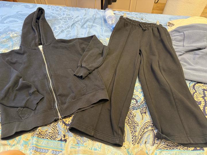 ZARA комплект из зип-худи и брюк