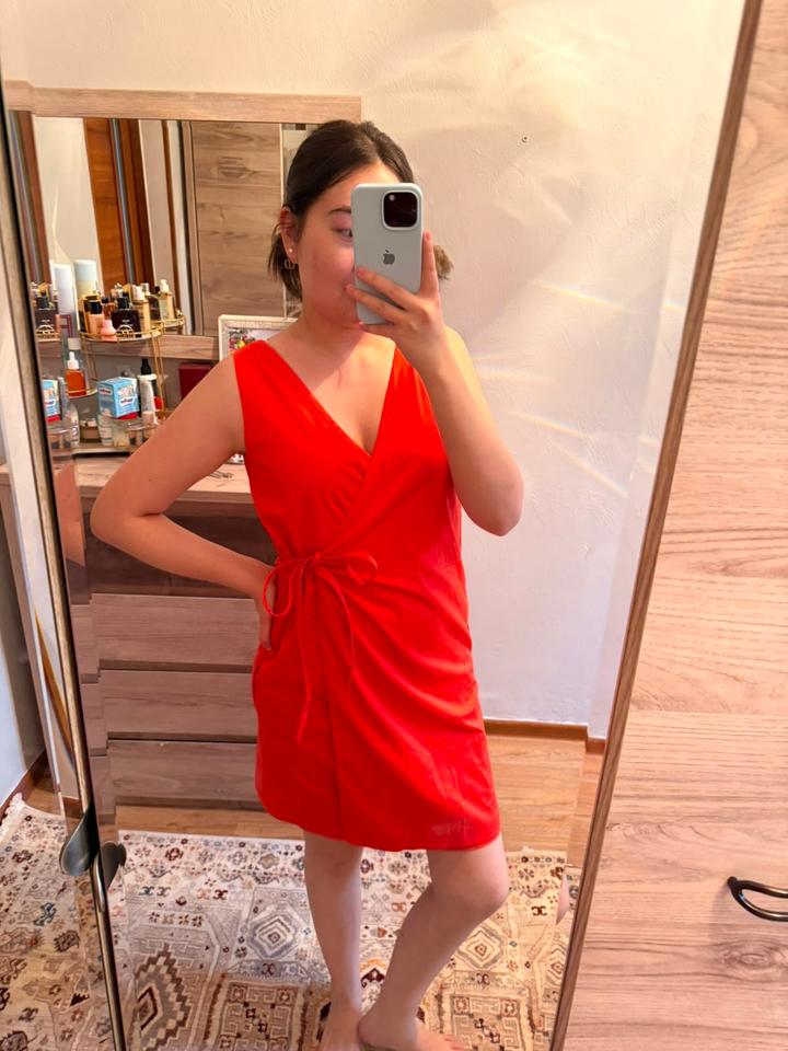 Oui Красное платье на запах