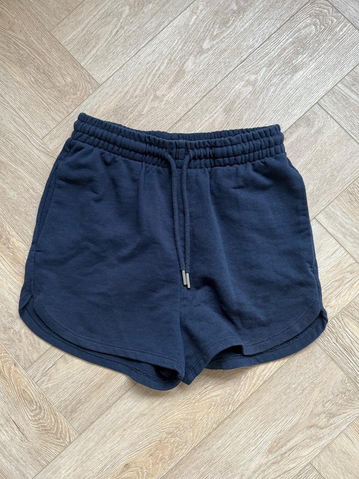 H&M