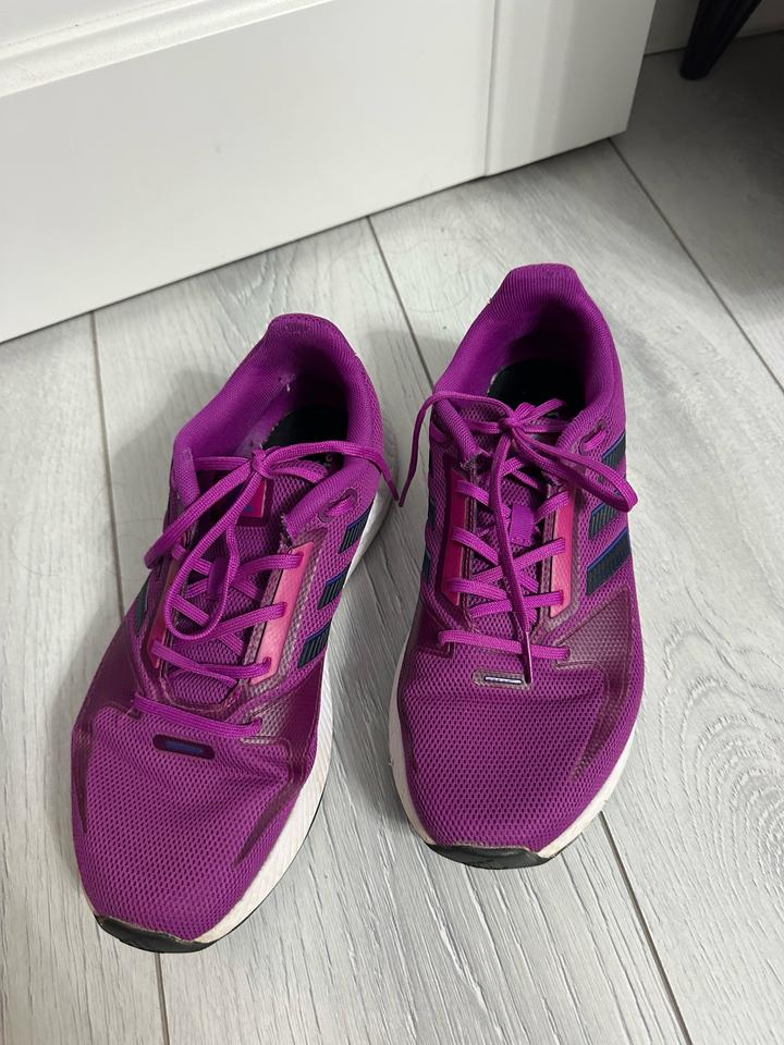 Кроссовки adidas