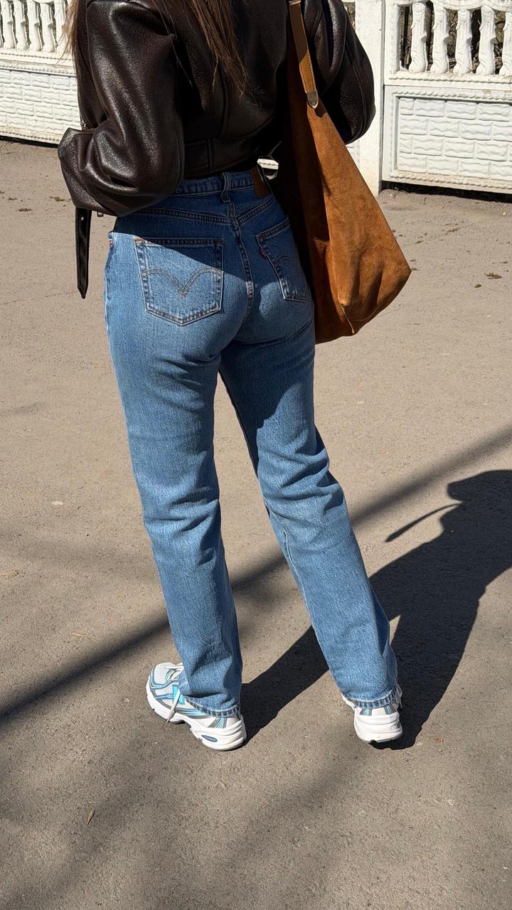 Levi's