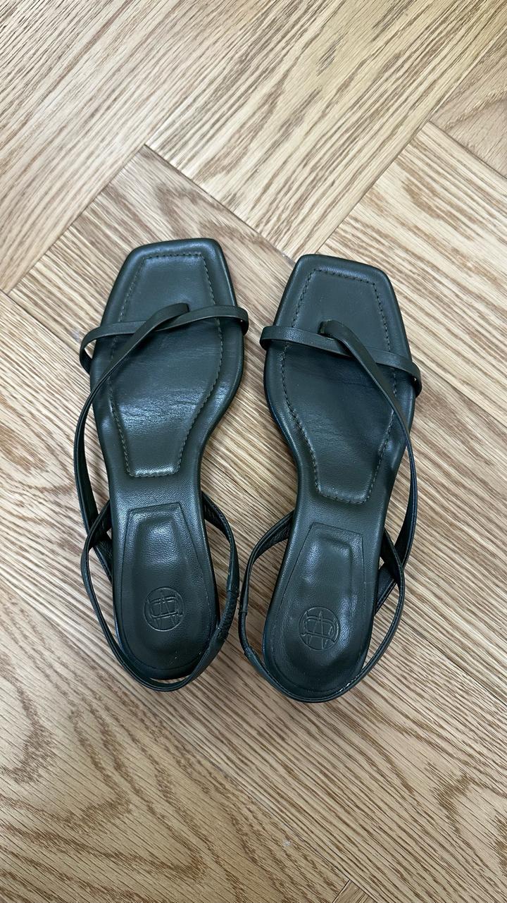 Сандалии Massimo Dutti