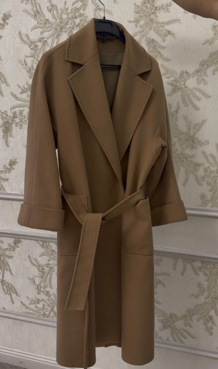 Пальто с поясом от Max Mara