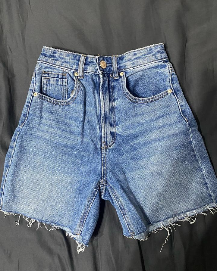 Джинсовые шорты Stradivarius