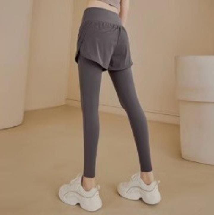 Спортивные леггинсы с шортами