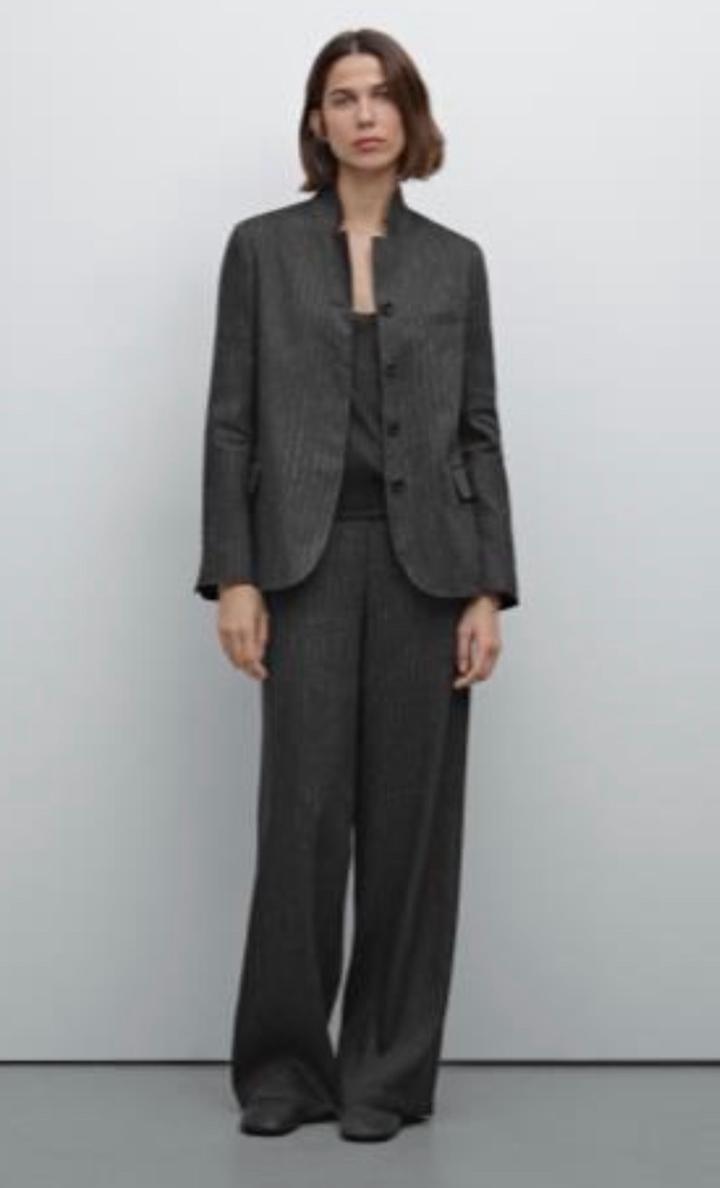 Костюм в полоску с пиджаком и брюками Massimo dutti