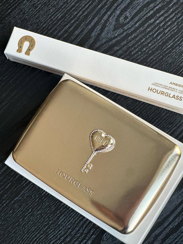 Палетка для лица Hourglass Ambient Lighting Edit
