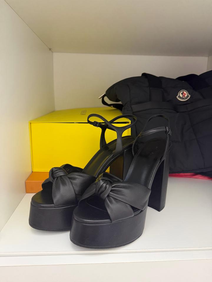 Yves Saint Laurent