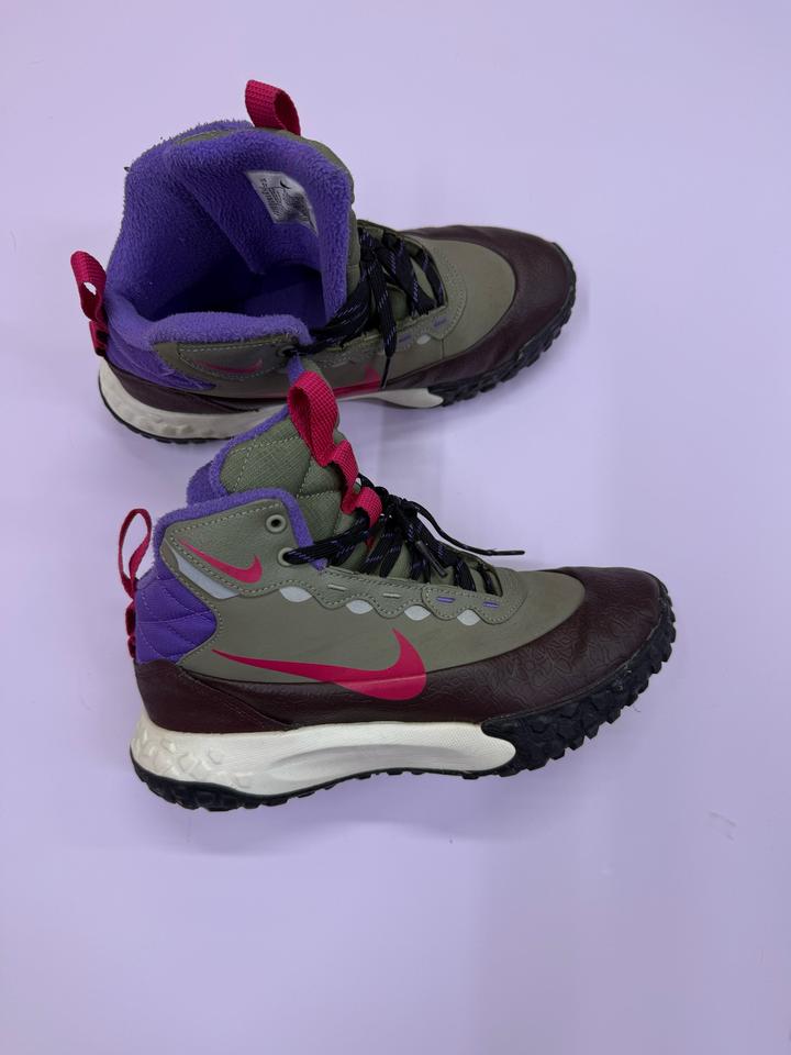 Nike