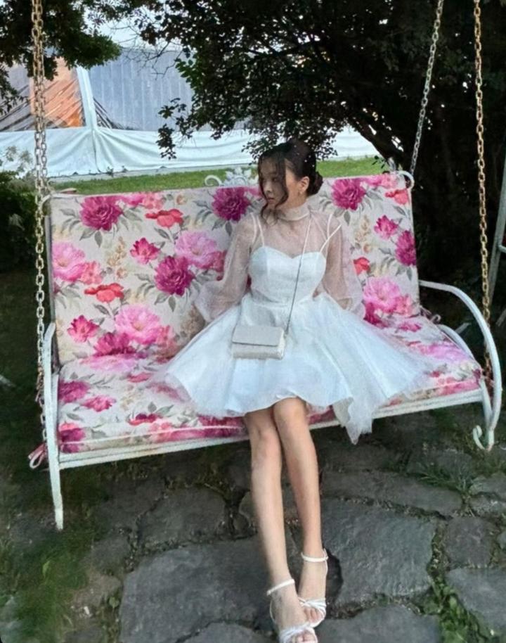 sposa Белое пышное платье с прозрачными рукавами
