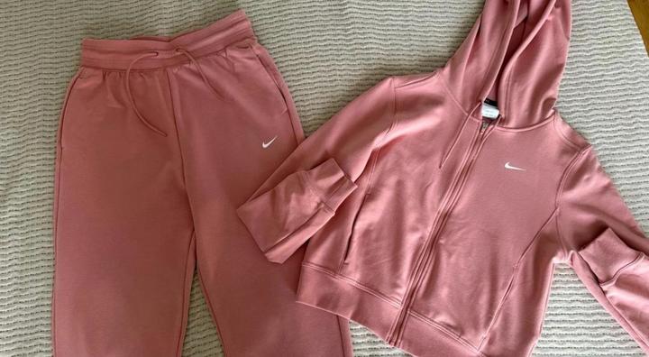 Спортивный костюм Nike
