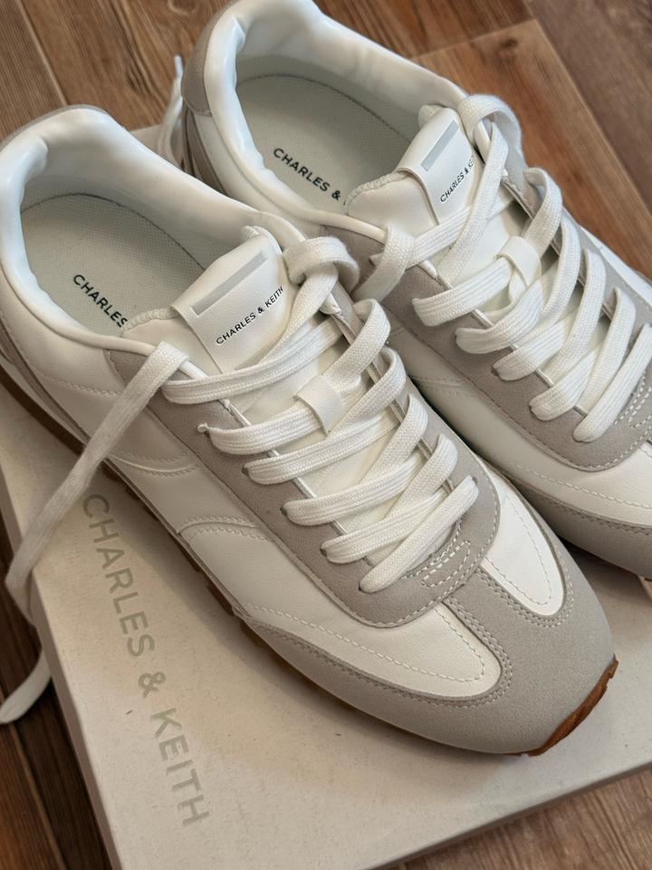 Кроссовки Charles & Keith