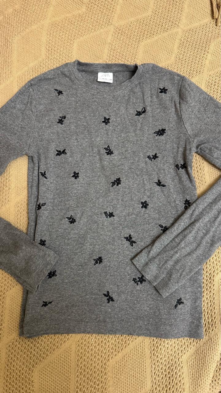 Лонгслив Zara с вышивкой,13-14 л
