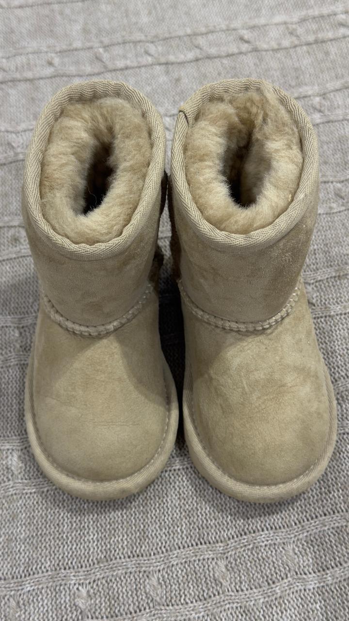 UGG