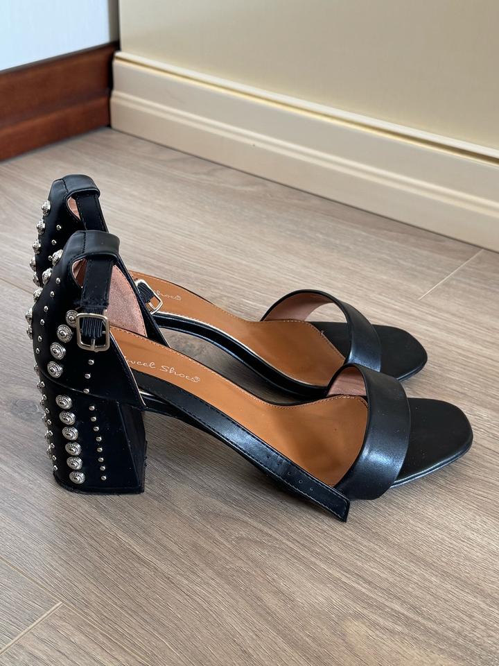 Sweet Shoes
