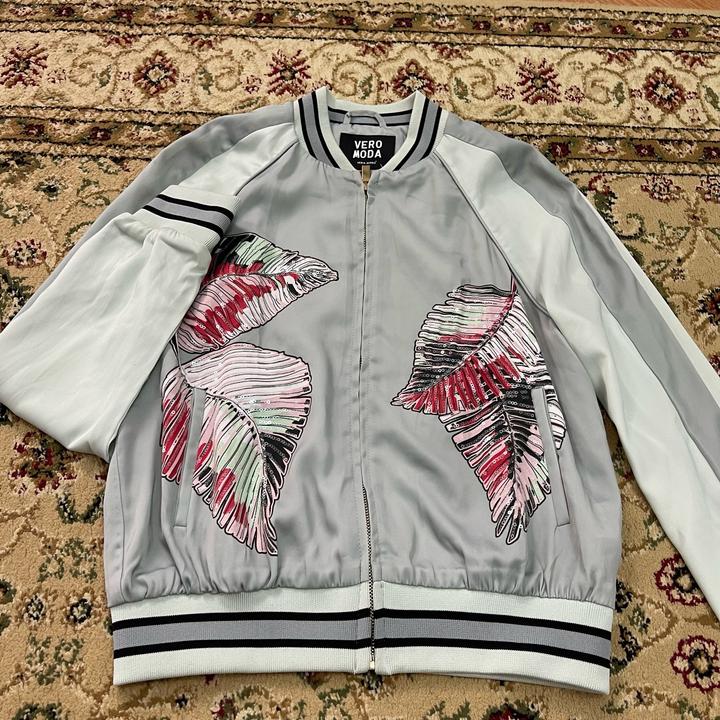 Бомбер Vero Moda