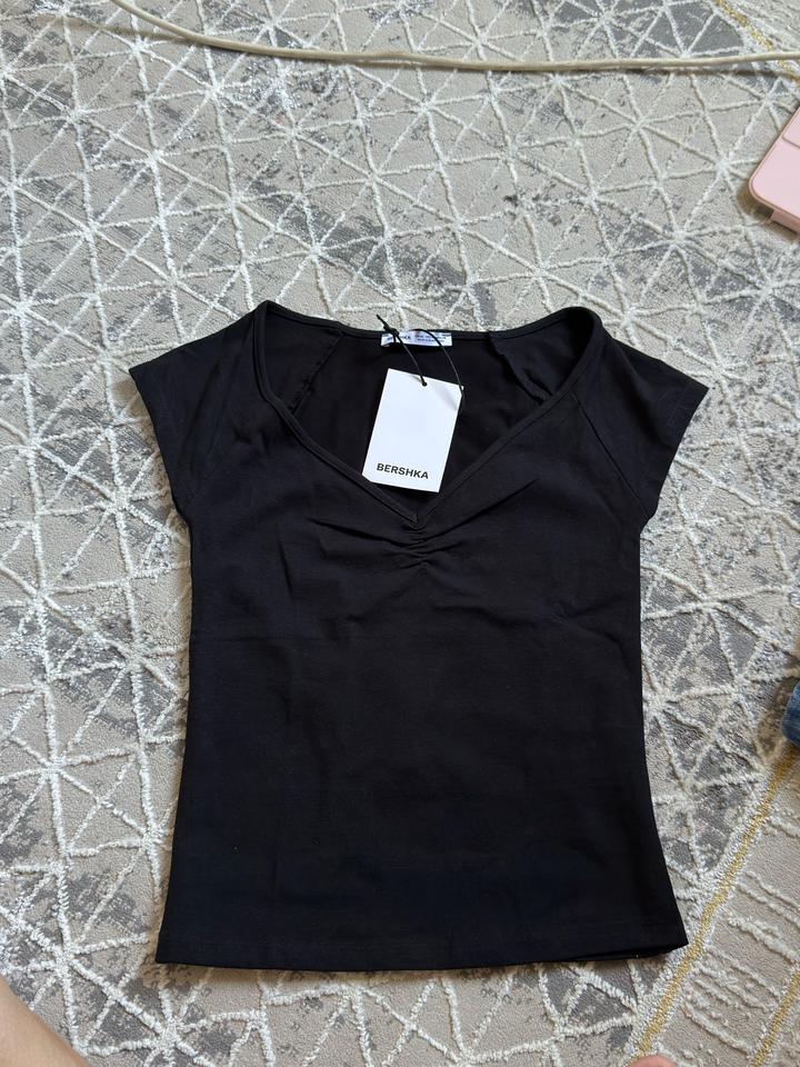Футболка Bershka
