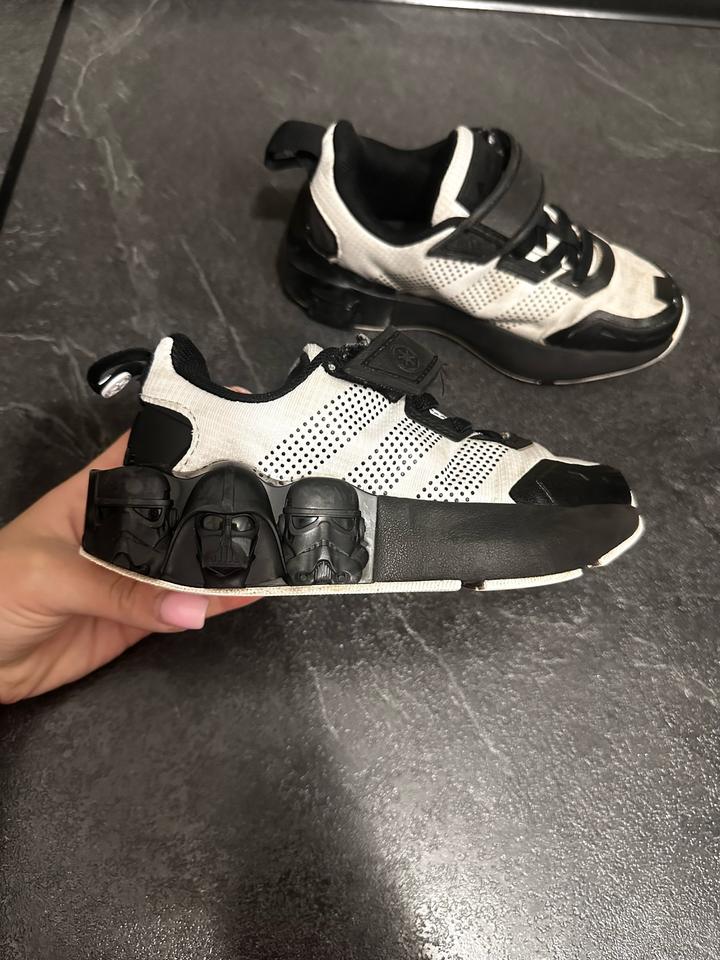 Детские кроссовки Adidas x Star Wars (Звездные войны) 28