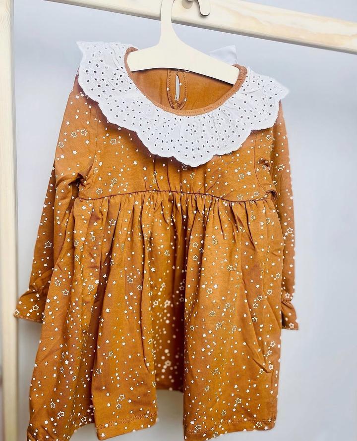 Платье с воротником в принт звезды