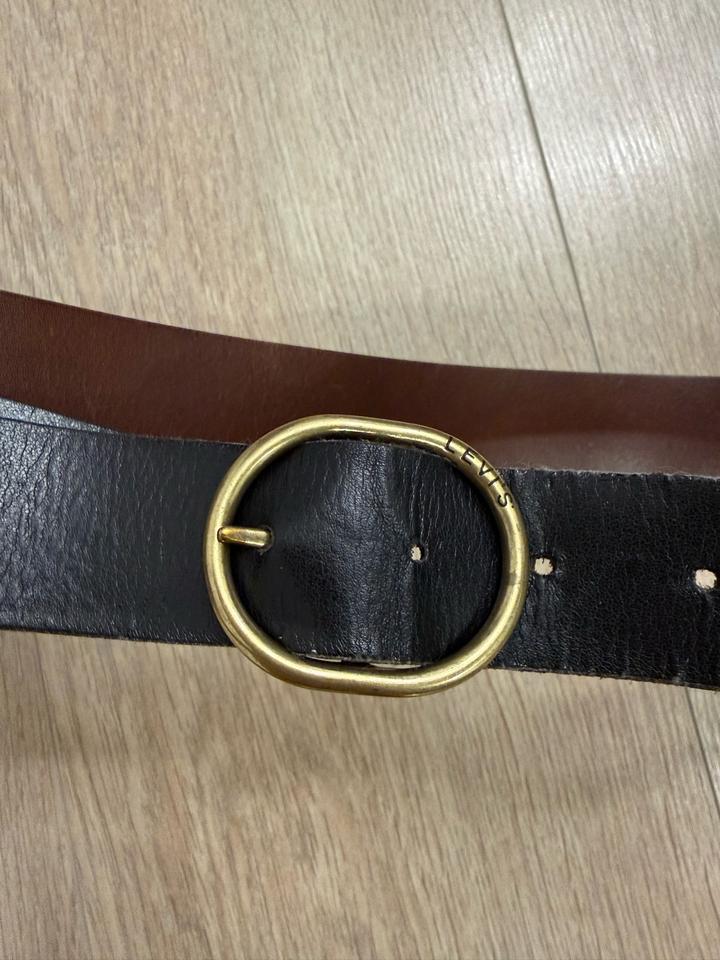 Levi's