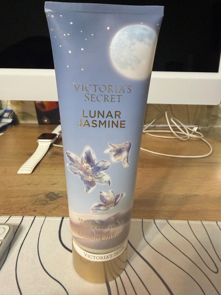 Victoria's Secret лосьон для тела Lunar Jasmine
