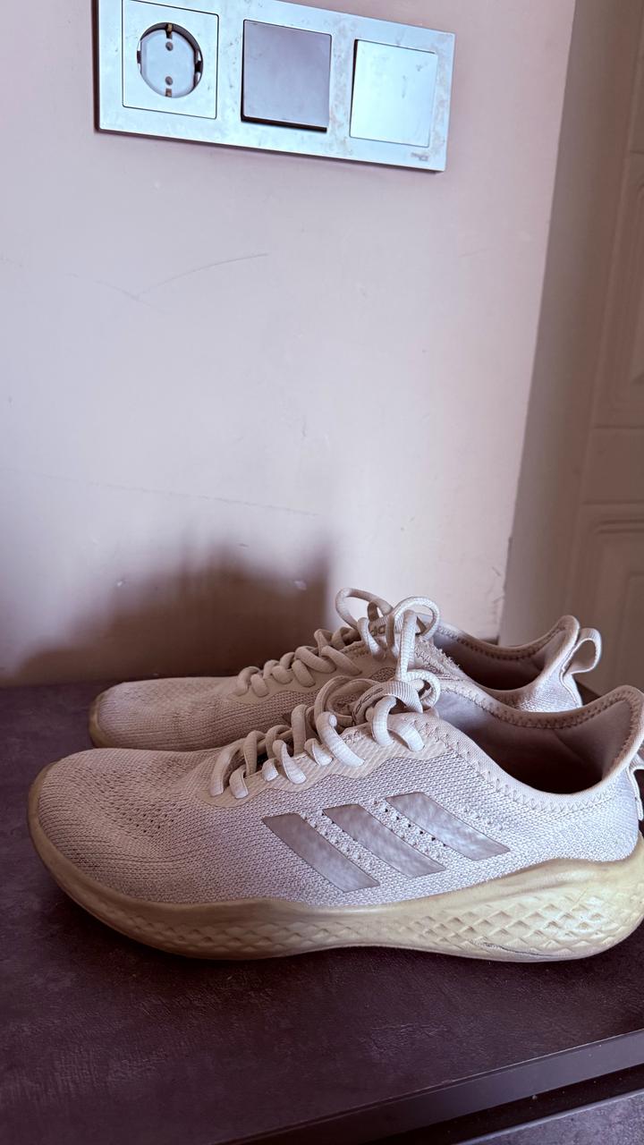 Кроссовки adidas