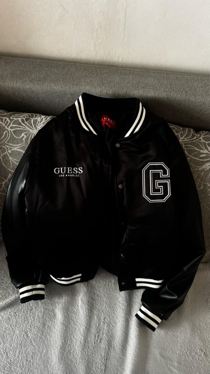 Женский бомбер Guess