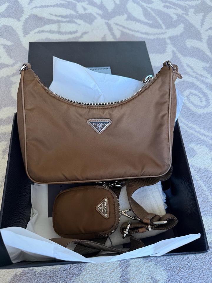 Сумка Prada Re-Edition
