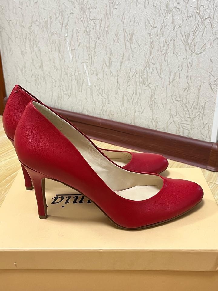 Nine West