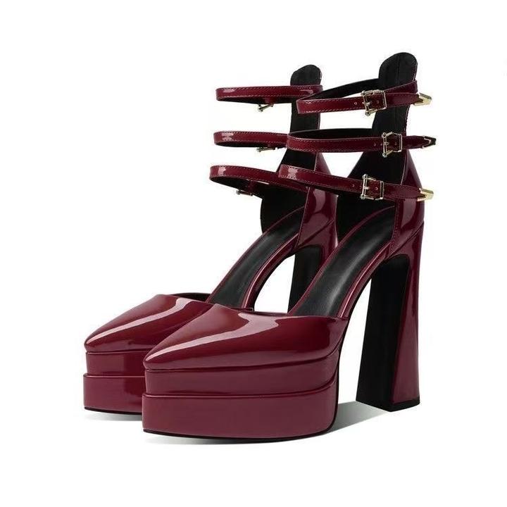 Туфли на платформе и высоком каблуке