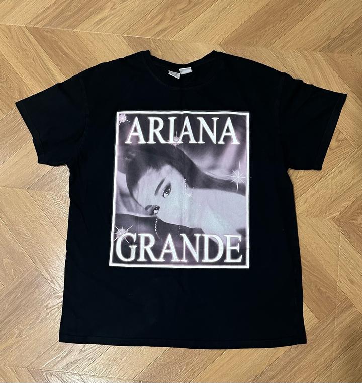 Bershka Футболка с принтом Ariana Grande