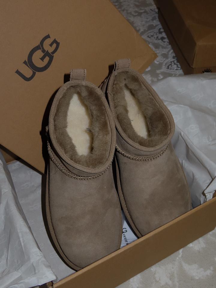 UGG