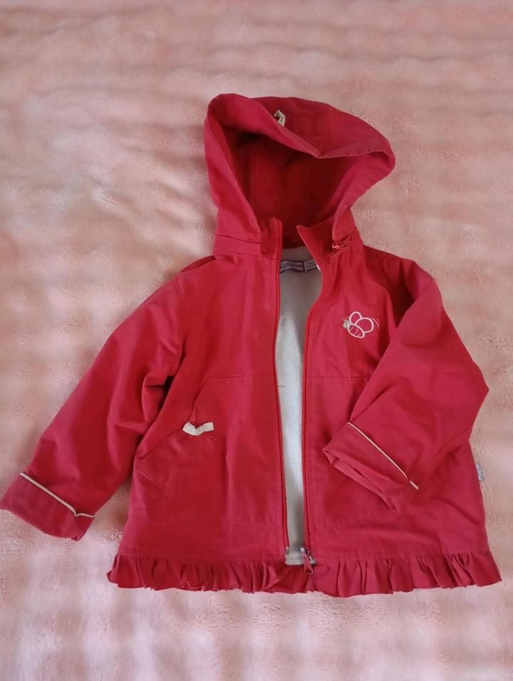 COOL CLUB Продам весеннюю утепленную курточку