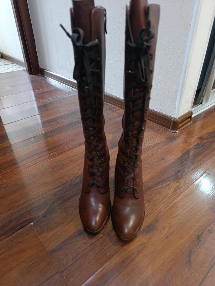 Продам высокие кожаные сапоги