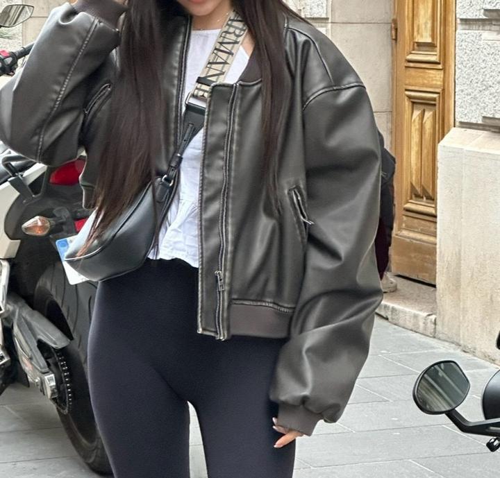 Бомбер ZARA из экокожи